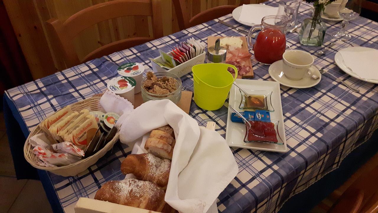 Trattoria Bar Pace Otel Re Dış mekan fotoğraf
